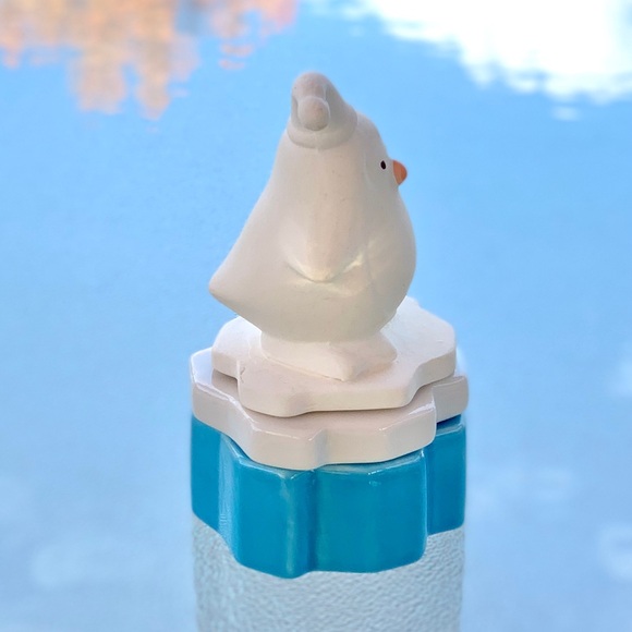 Ellia Winter Waddle Penguin Porcelain Essential Oil Aroma Diffuser ~ No Oil - Picture 3 of 9
